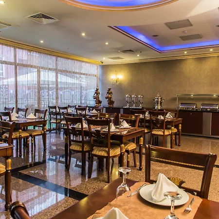 מלון Grand Work & 4*