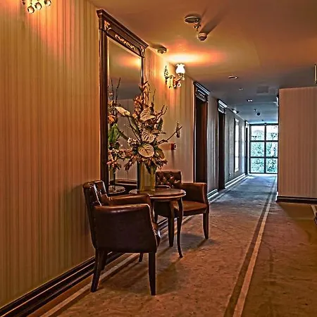 מלון Grand Work &