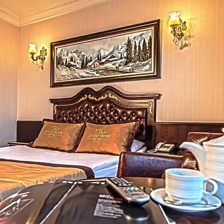 Hotell Grand Work & 4*