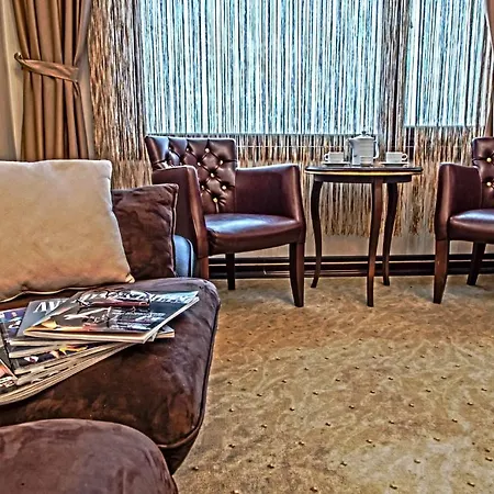 Grand Work & מלון 4*