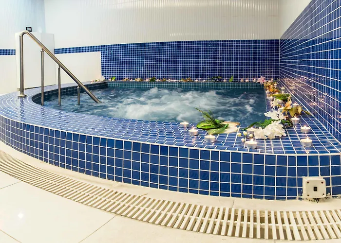 Hotell Grand Work & 4*