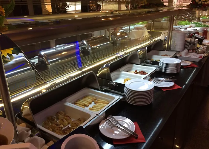 Hotell Grand Work & 4*